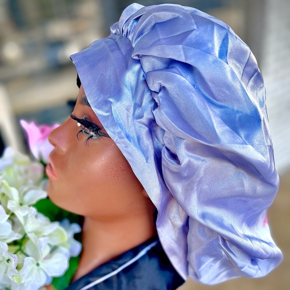 The Deluxe Bonnet - Picture 2 of 5